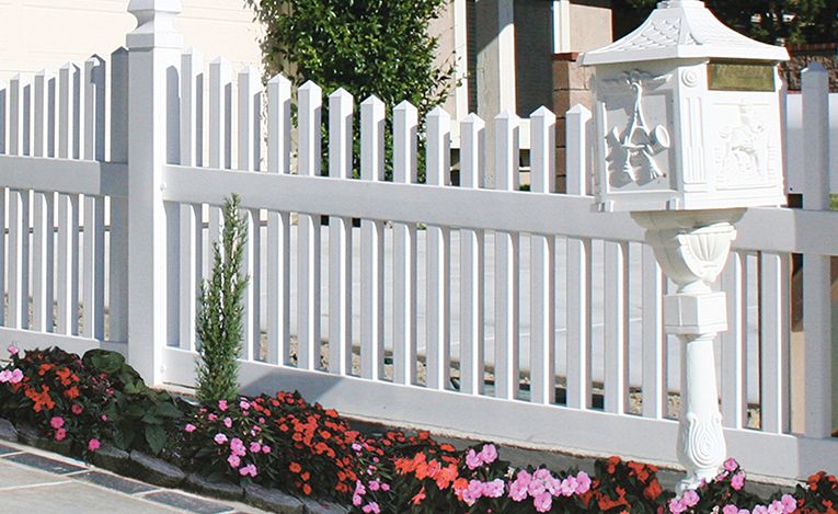 Fence company in Los Angeles - Publіkatsіia-v-blozі-globusgatescom-08072024-11 05 38-38850 Scalloped Vinyl Picket Fence
